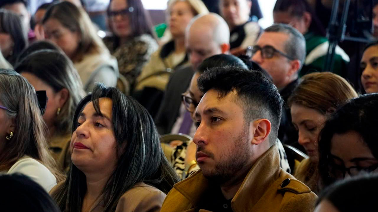 Aumento salarial del 7% para servidores públicos en Colombia en 2026