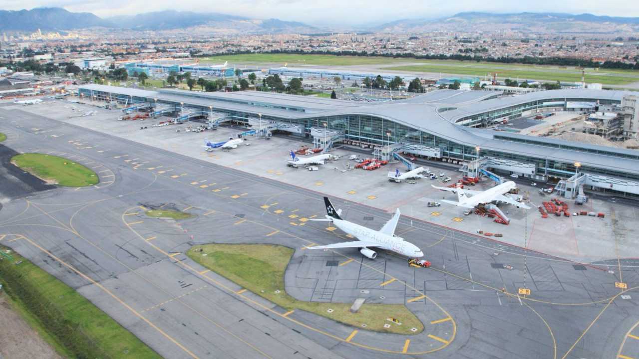 Gobierno activa plan de modernización aérea con inversión de $167 mil millones en seis aeropuertos en Colombia