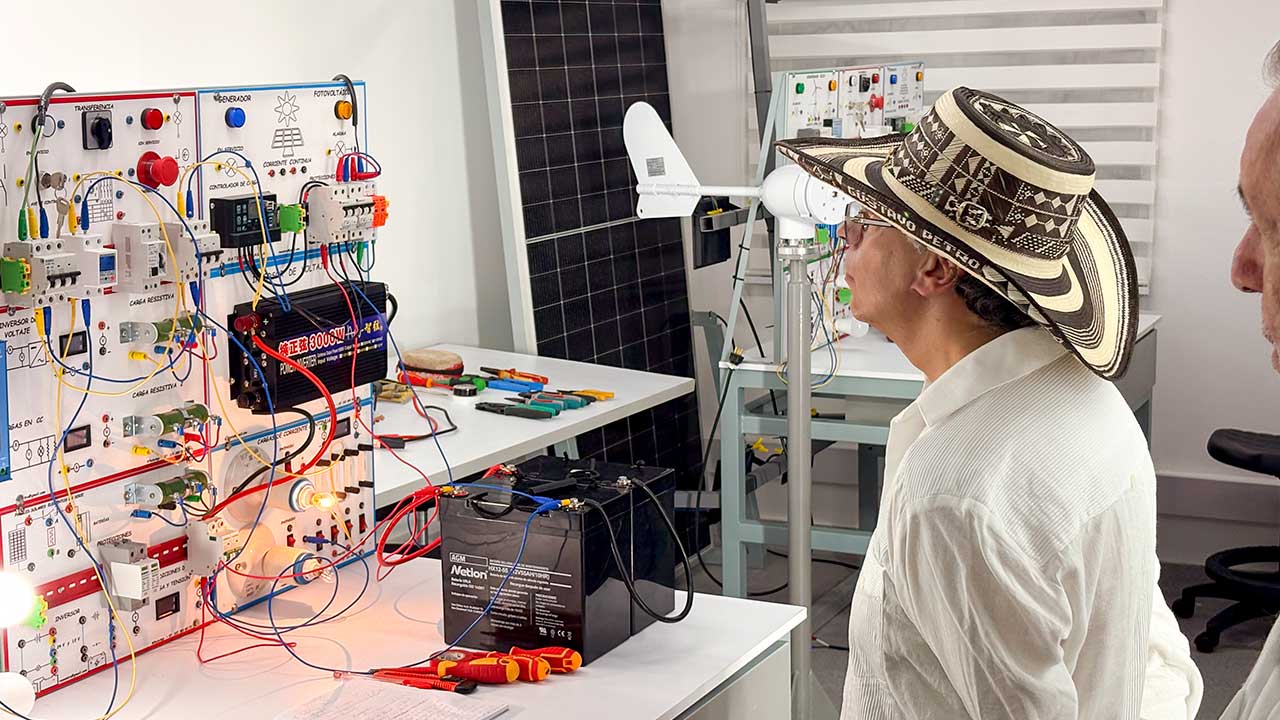 Presidente Petro anuncia uso de drones para sembrar semillas en la Amazonía y erradicar cultivos de coca