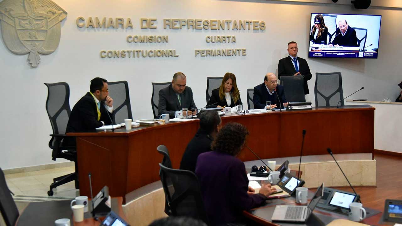 Ministro de Hacienda convoca gran foro económico y critica que solo 7 personas decidan la política monetaria del país
