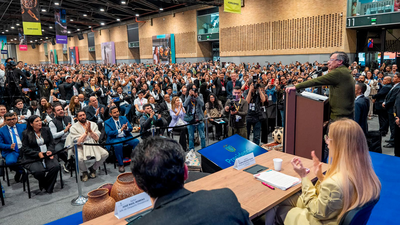 Gobierno destaca reducción del déficit comercial impulsada por diversificación de exportaciones no fósiles