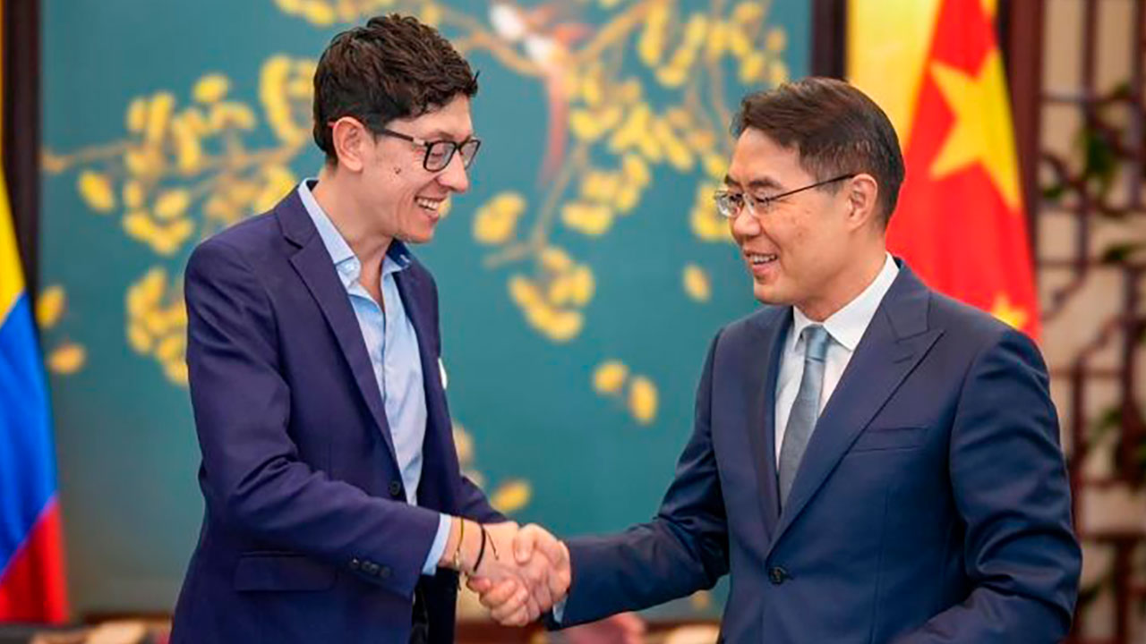 125 docentes colombianos inician formación en inteligencia artificial con universidad de China