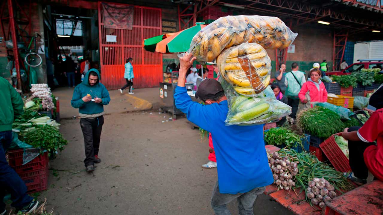 Abastecimiento de alimentos en Colombia crece 8,3% en marzo y supera las 670 mil toneladas