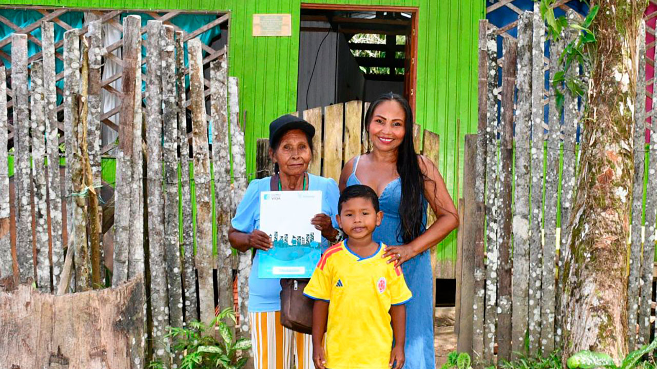 Gobierno entrega títulos de propiedad a comunidades indígenas Ticuna y Yagua en el Amazonas