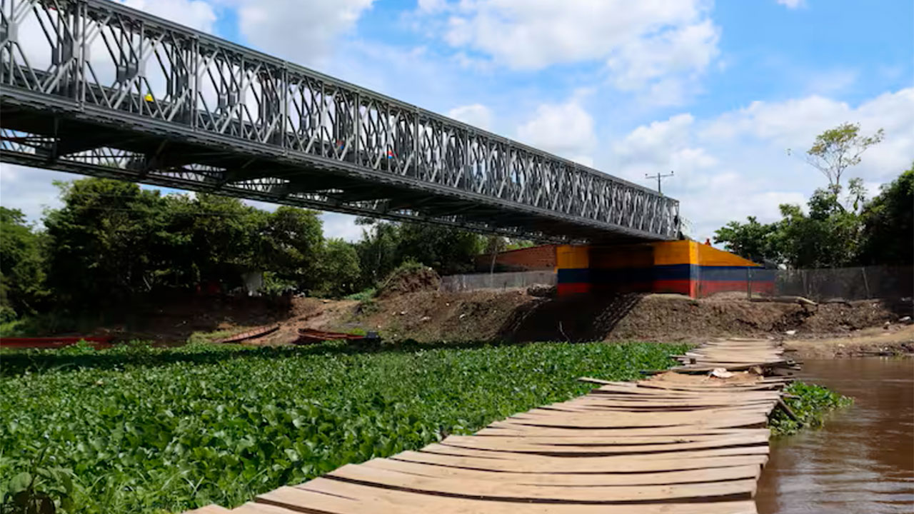 Gobierno nacional entrega puente en Sucre que beneficia a más de 11.000 personas