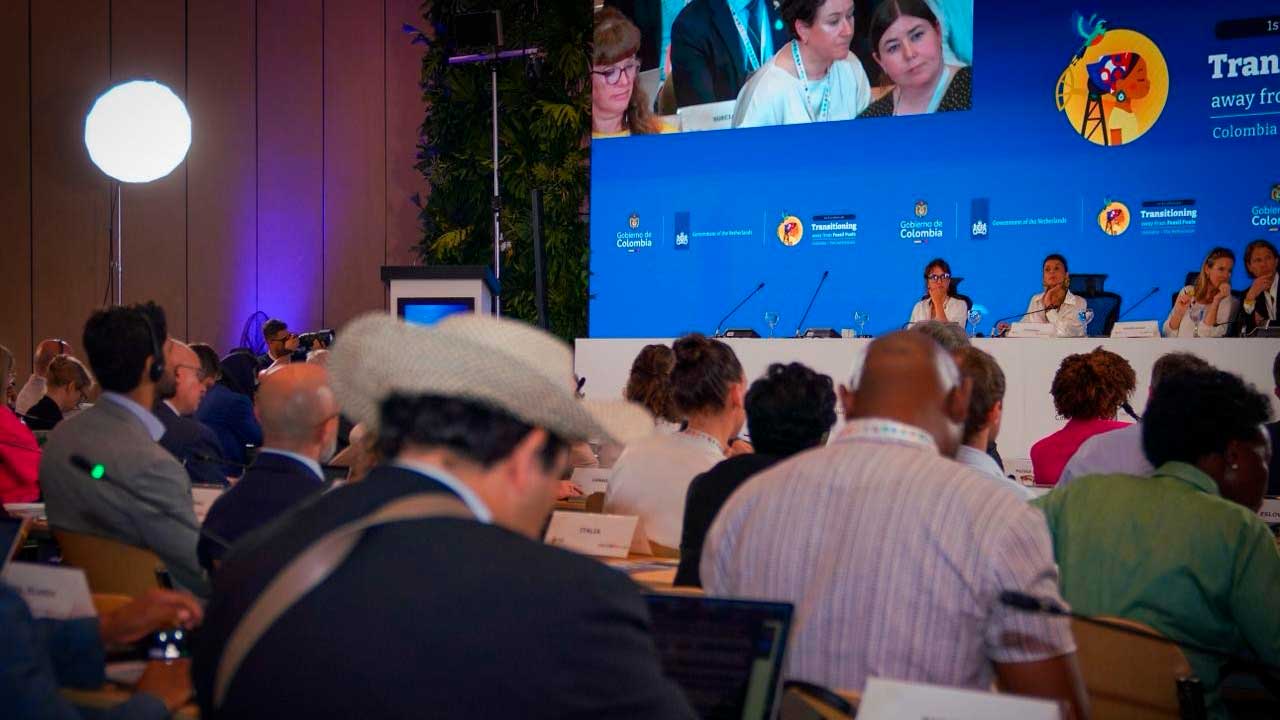 En Santa Marta se definió hoja de ruta para avanzar hacia un mundo libre de combustibles fósiles